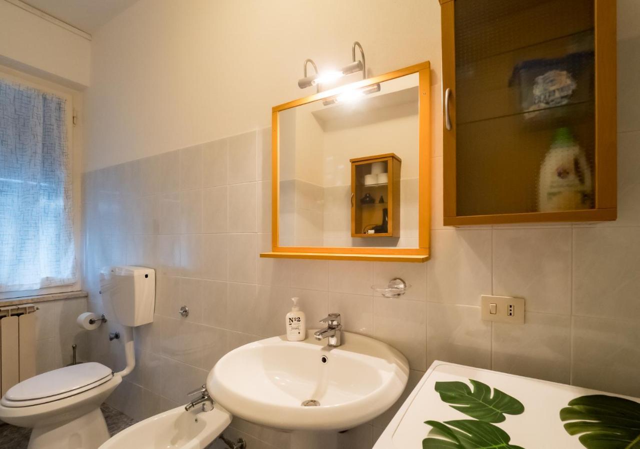 ヴェルナッツァLa Casa Di Fridaアパートメント エクステリア 写真